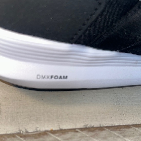 Reebok Black Athletic Shoes with Sleek Design‎ and Versatile Style - Picture 3 of 6